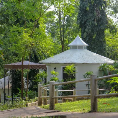 Vorona Resort Hotels near Lawa Cave