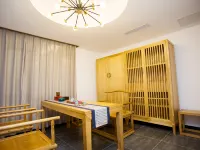 Jinan Yuanshe Wangquan Homestay (Heihuquan Daming Lake Branch) Отели рядом с достопримечательностью «Источник Heihu»