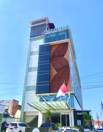 Java Lotus Hotel Jember Отели в г. Kaliwates