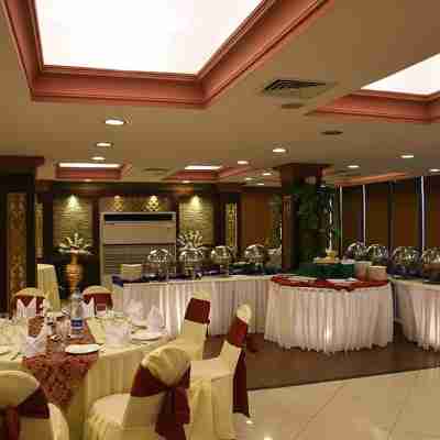 Royalton Hotel Rawalpindi Dining/Meeting Rooms