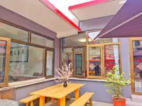 Beijing Zaoxiang Courtyard Farmhouse