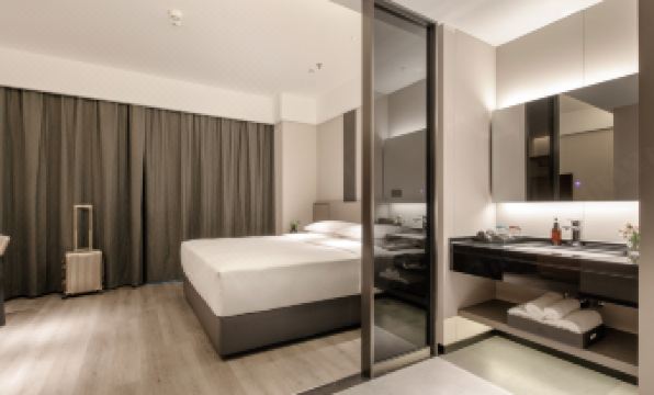 Holz Riez Hotel(Shenyang Yuhongshengjing Hospital Jilihu Street Metro Station)