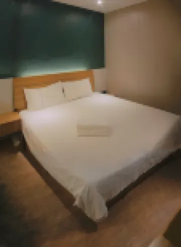 Nahai youth hotel（Qingdao university，Maidao subway station）