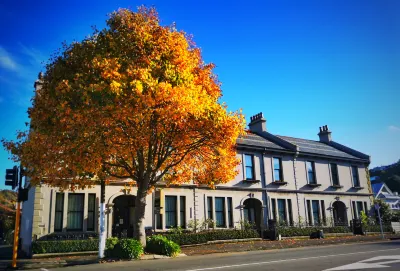 Highland House Boutique Hotel Hotel in zona Knox College