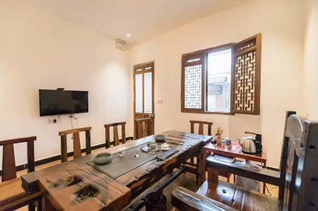 Ganfu Yard Homestay Отели рядом с достопримечательностью «Wanzai Ancient City»
