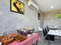 White Knot Khao Yai Hotels near Pete Maze