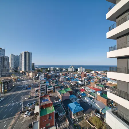 Hotel the Blue Terra Отели рядом с достопримечательностью «Daepohang Port»