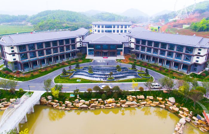 Pengzeman Valley Countryside Resort