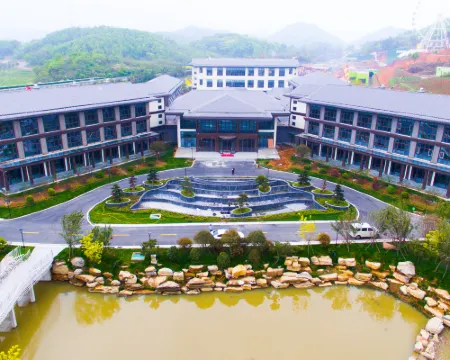 Pengzeman Valley Countryside Resort Hotels in Pengze