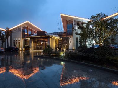 Begonia Hotel