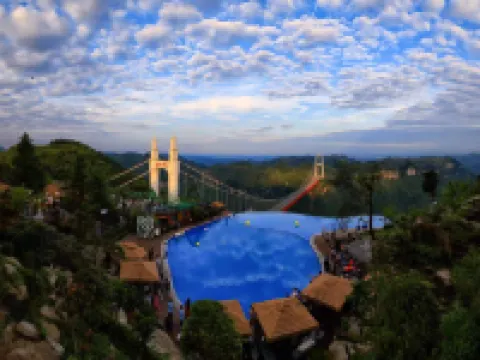 Rezen Retreat tianqiao xianju  Xianju (Jishou Aizhai Bridge Branch) Hotel di Jishou