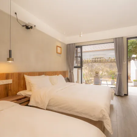 Xinchang Hanxiao Flowers Blossom Longxigu Homestay
