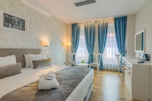 New Era Hotel Old Town Bucharest Parking with Fee Nearby - Airport Shuttle