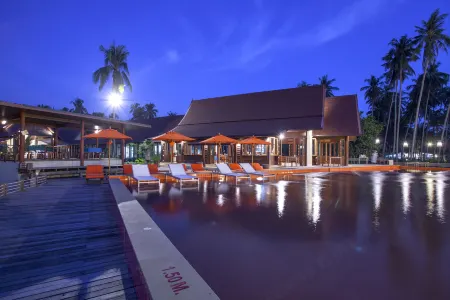 Koh Kood Paradise Beach Отели рядом с достопримечательностью «Кут»