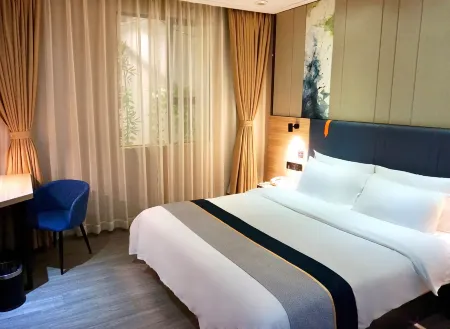 Ease Hotel (Zhuhai Gongbei Port Fuhuali)