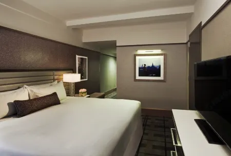 Park Central Отели рядом с достопримечательностью «The Langham»