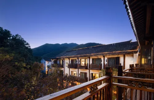 Liyang Yu · Bamboo Retreat (Yushui Hot Spring Store) - Airport Shuttle