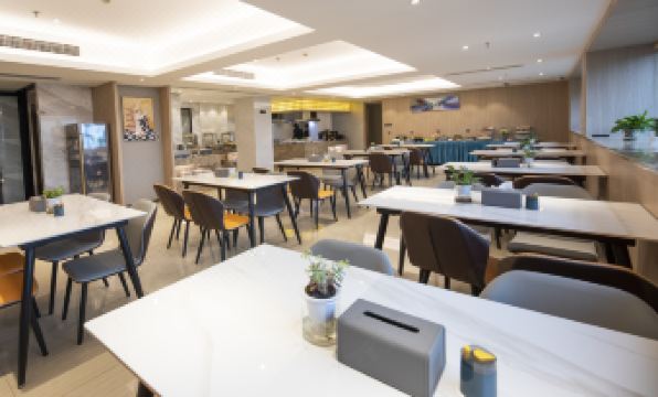 Shengzhou Qinman Hotel (Wuyue Plaza International Convention and Exhibition Center)