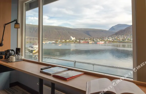 堪迪克伊薩維斯酒店