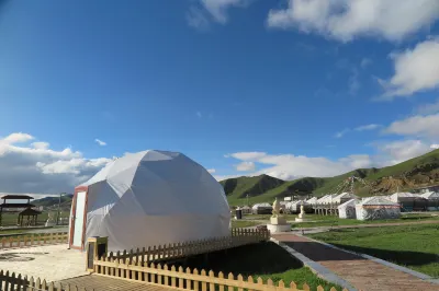 Four Seasons Xinghe Light Luxury Hotel, Rogerge