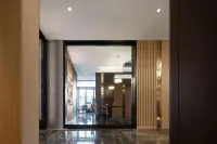 The GiorgioMorandi Hotels (Huangting Road Boya Jun) - Gym