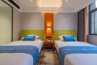 Dongchen Holiday Hotel (Yichang Yiling Wanda Square)