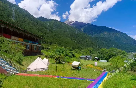 波密七彩行館（古鄉湖景區店）