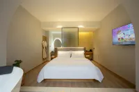 Beautiful Scenery Hotel Hotels in Li County