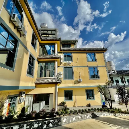 CLOUDS HOTEL CLOUD Xiuxin Hotel (Baoshan Tongwei Shiyi Huajian Residential Area)