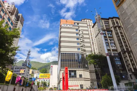 Lushui Rundong Hotel Отели рядом с достопримечательностью «Liuku»