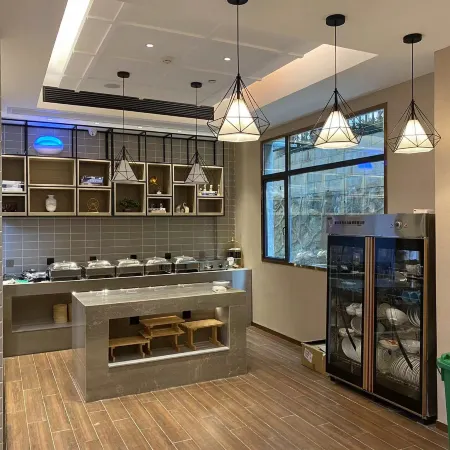 Luyuanlin Hotel (Ningyuan Shundi Plaza)