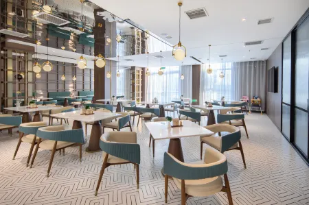 Atour Hotel Jincheng Gaoping East High-speed Railway Station