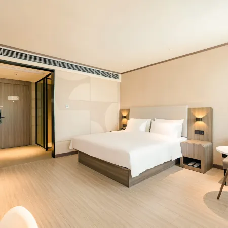 HanTing Hotel (Zhumadian Xiping Honghe Park)