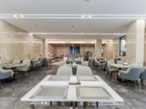 Chaoman Smart Hotel (Lincang People's Hospital City No. 1 Middle School)