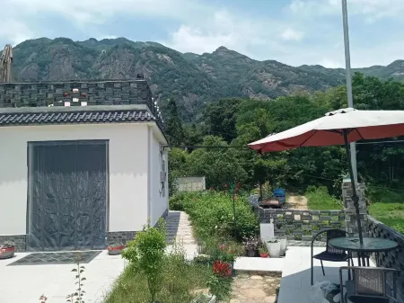 Xin 'an Agricultural Garden Guest House (Qingyang Jiuhuashan Scenic Spot Store) Отели рядом с достопримечательностью «Lotus Peak»
