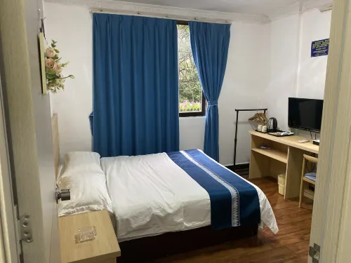 Dongyuan Hotel (Guilin City Center Seven Star Park)