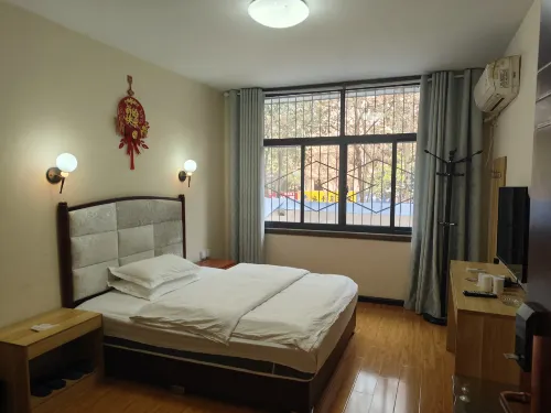 Fangxian Lingzhou Hotel - Pet friendly