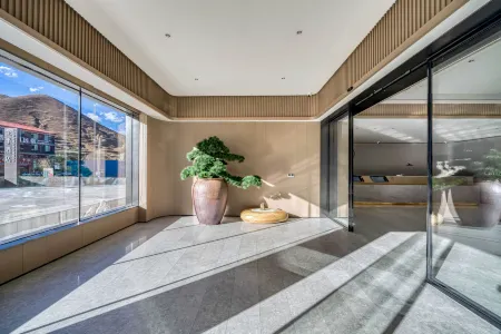 JI Hotel (Kangding Xinduqiao Town National Highway G318) Отели рядом с достопримечательностью «Xinduqiao Town»