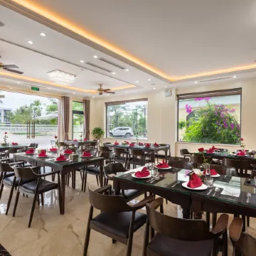 Ha Long Essence Classic Hotel Отели рядом с достопримечательностью «Гора Бай Тхо»