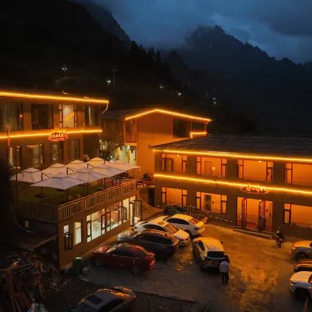 Xiangyunduan Alaya Boutique Stay (Zagana Scenic Area)