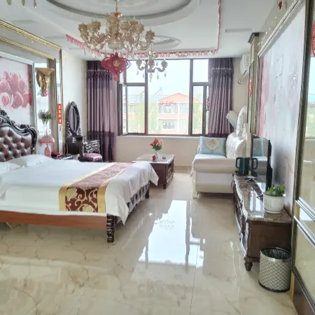 Helong Xinsi Road Business Hotel