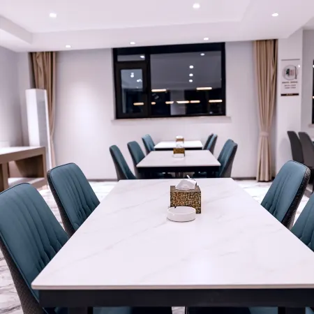 Fanshi Zhonghui Yuecheng Hotel