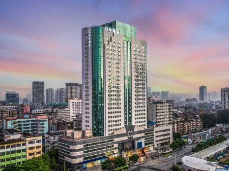 Atour Hotel Nanning Chaoyang Square Subway Station Отели рядом с достопримечательностью «Guangxi University of Finance and Economics Xiuling Campus»