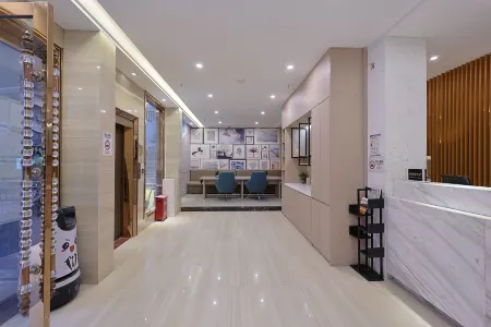 Sophie Light Hotel (Yannan Subway Station)