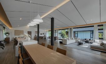 Mulin Riverside Hotel