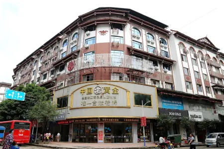 Superior Hotel (Ziyuan Bus Station) Отели в г. Цзиюань