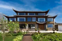 Muye Mountain Residence · Golden Light on the Snow Mountains(Baisha Ancient Town Branch) Hotels near Tuju Island Yulong Snow Mountain Nomadic Shili RV Self-Driving Campground