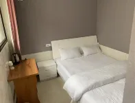 Gongyi Youjia Hotel - Inns