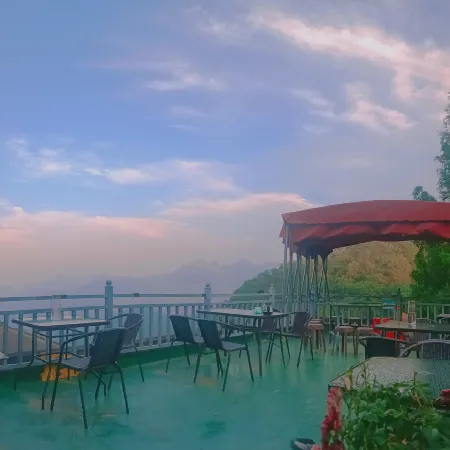 Wudang Mountain Dragon Hotel