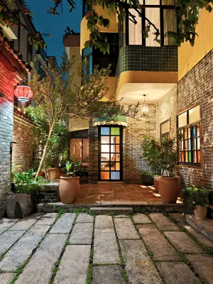 Sudi Courtyard